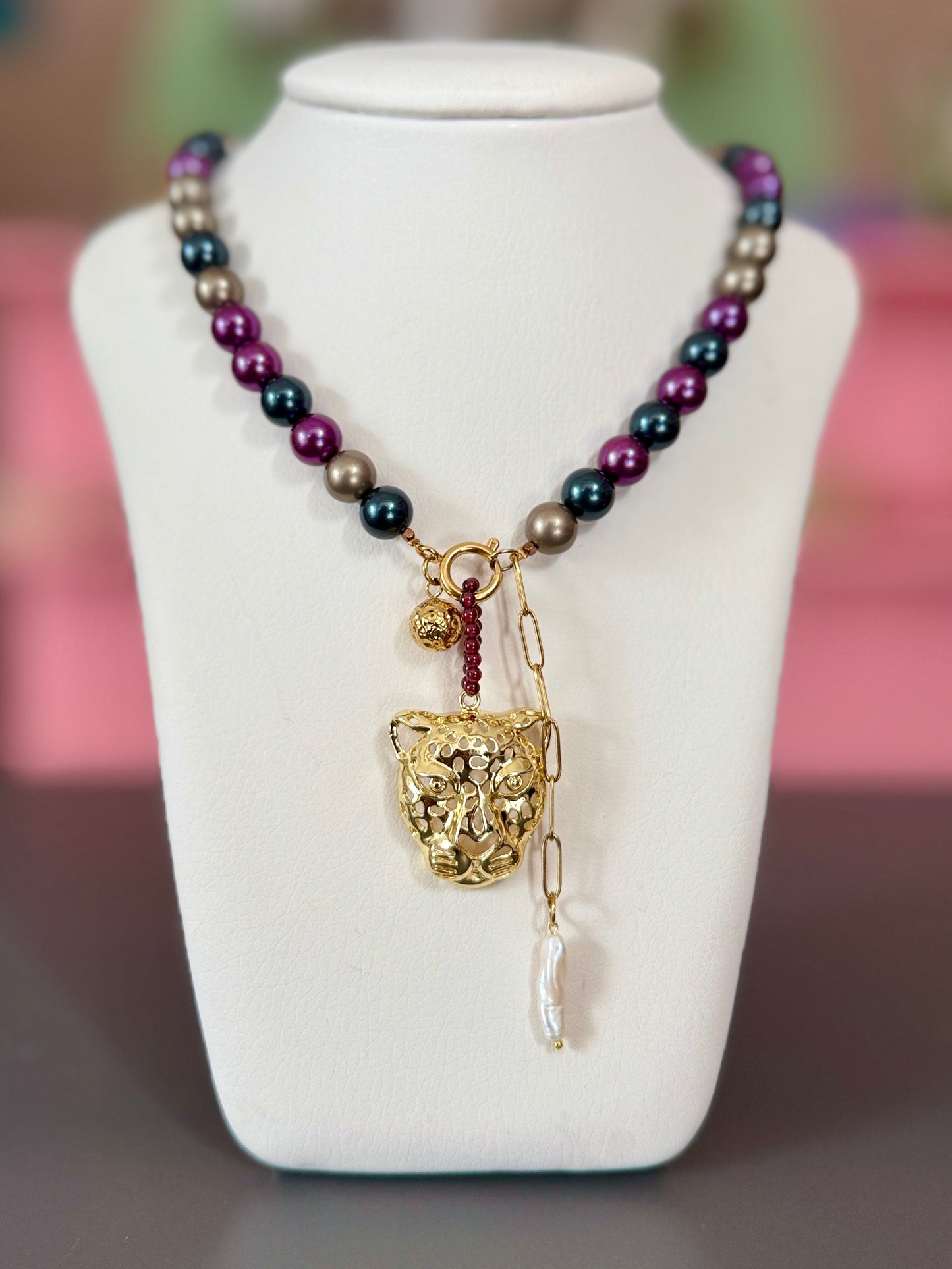 Majestic Pearl & Gold Plated Pendant Necklace